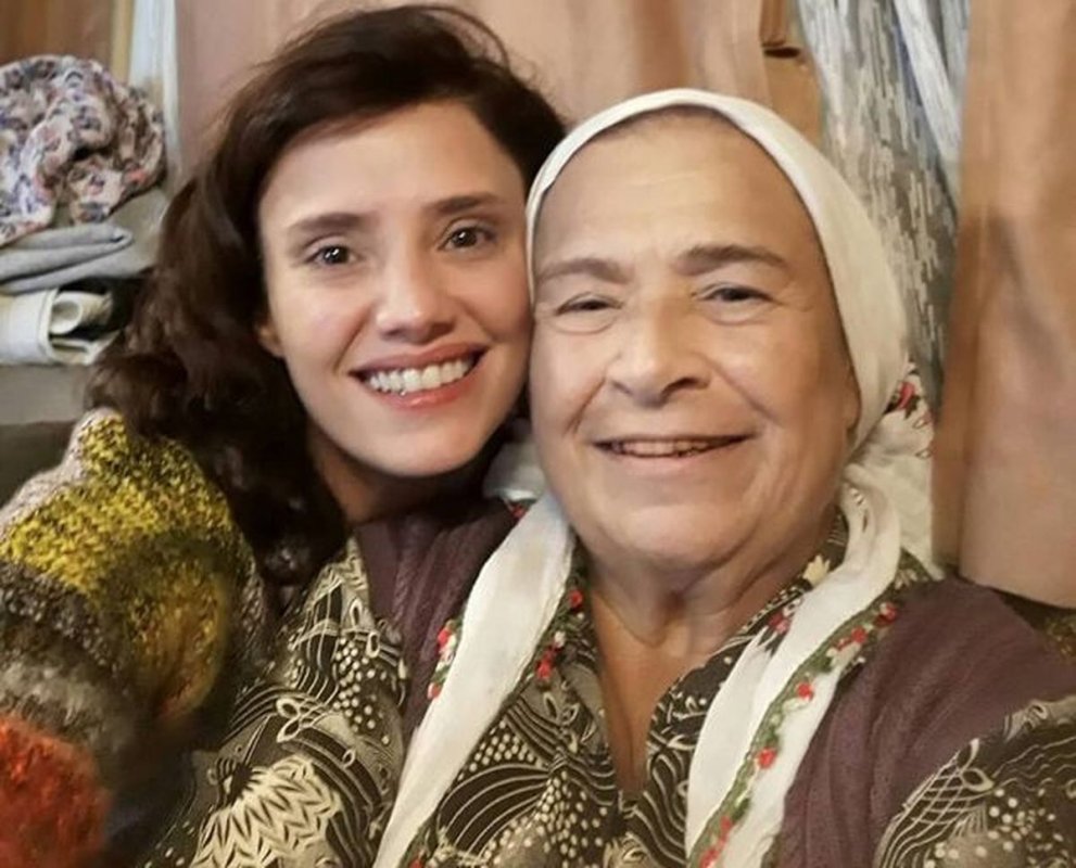 Devlet Tiyatrosu'nun Usta İsmi Feyha Çelenk Hayatını Kaybetti