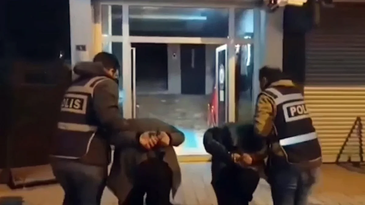 Hırsızlar Ne Bulduysa Çaldı