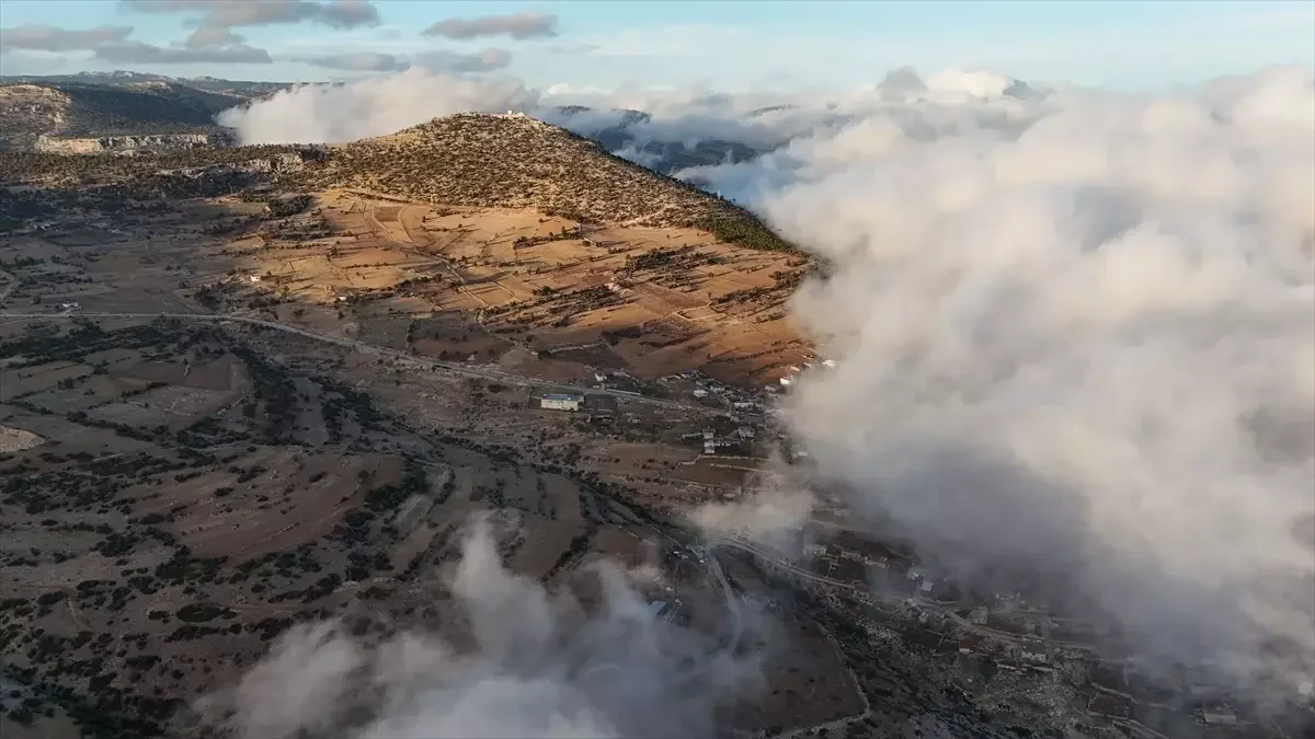 Mersin’de Etkili Olan Yoğun Sis, Görsel Şölen Oluşturdu