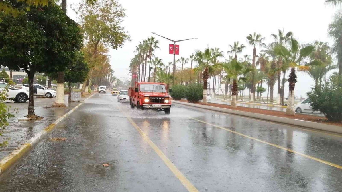 Akdeniz’de Sağanak Yağış Uyarısı!