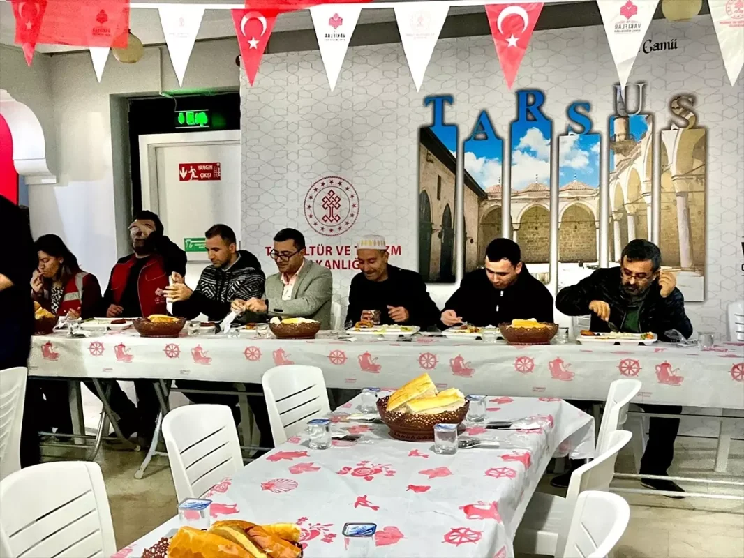 Mersin Tarsus'ta 'Asırları Aşan Hayır Bu Sofrada' Temalı İftar Programı