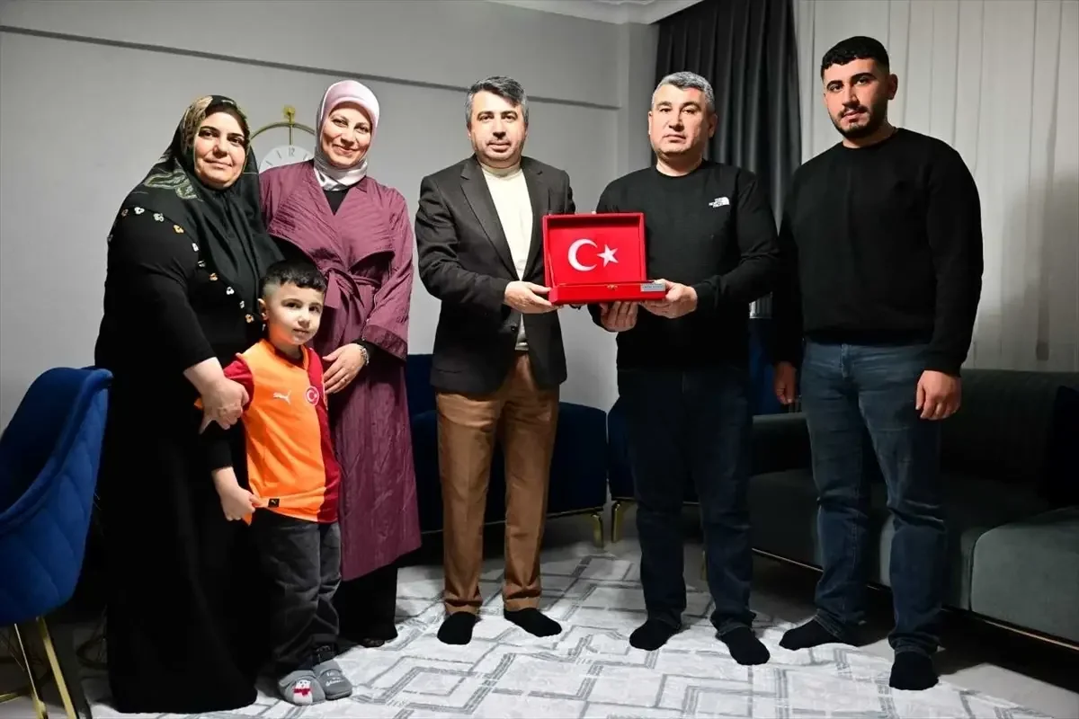 Yıldırım Belediye Başkanı Yılmaz, Şehit Ailesiyle İftarda Buluştu